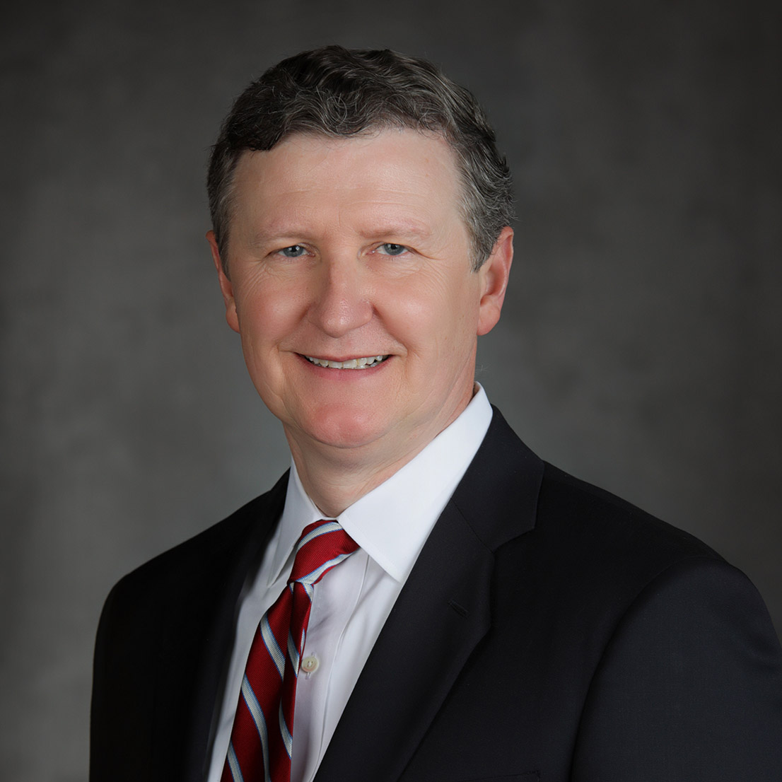 Sandlin Davenport headshot.