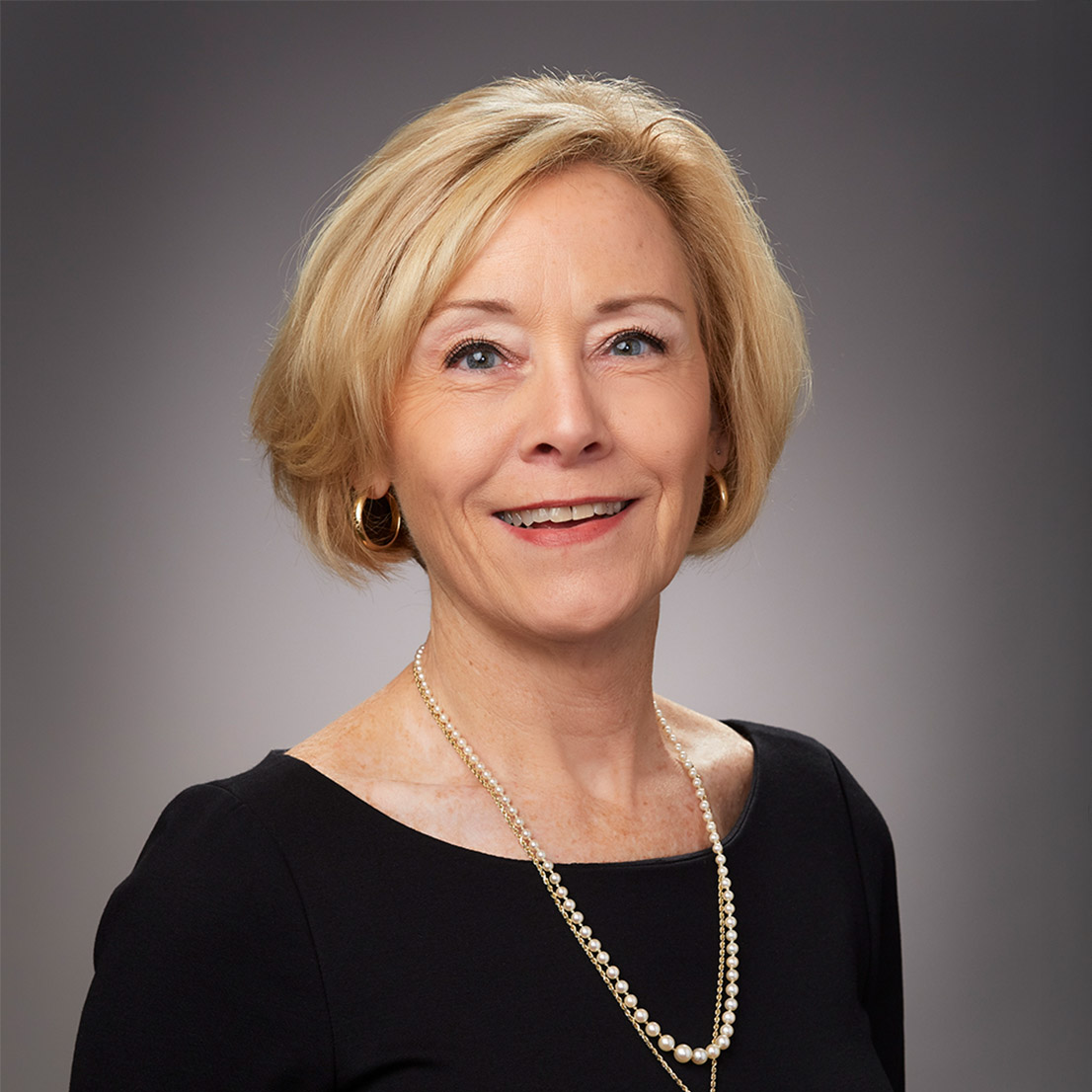 Luanne Dyer headshot.