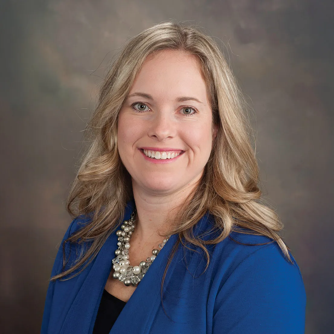 Heashot of Erin R. Hays