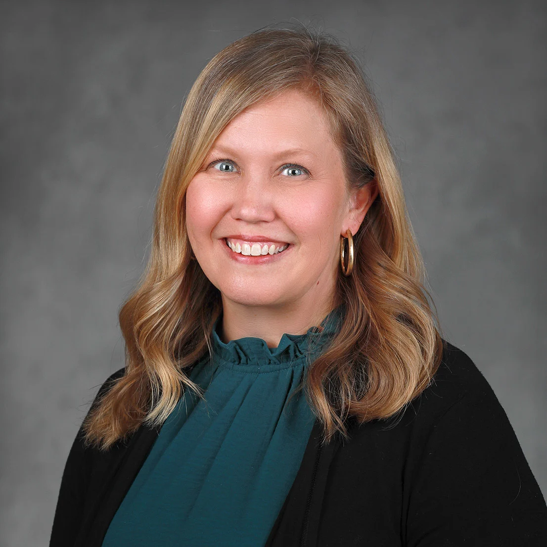 Headshot of Stephanie Peterson